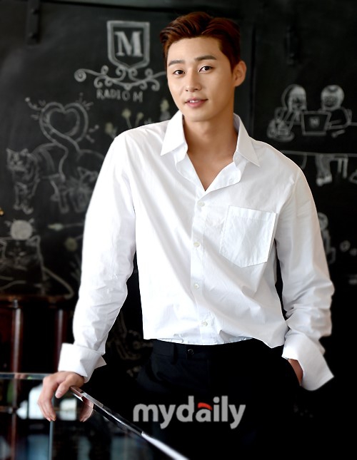组图:朴叙俊首尔咖啡店接受采访 穿白衬衣阳光帅气_高清图集_新浪网