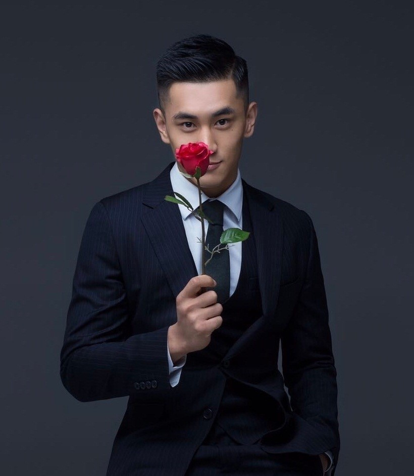 组图:朱宦霖拍运动宣传片 阳光帅气活力十足