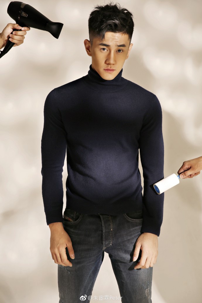 组图朱宦霖拍运动宣传片阳光帅气活力十足