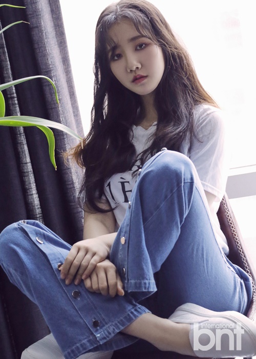 【2017.08.08】【明星】韩女星陈智熙拍写真 梦幻氛围演绎成熟魅力