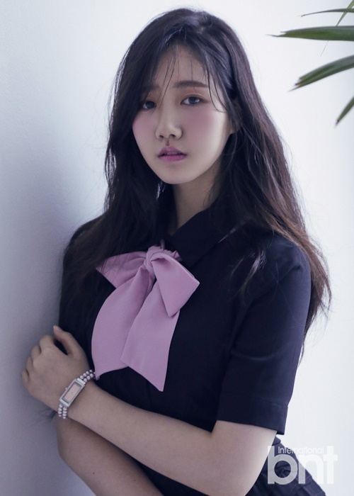 【2017.08.08】【明星】韩女星陈智熙拍写真 梦幻氛围演绎成熟魅力