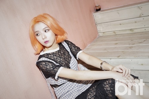 stellajang拍时尚写真 亮眼发色演绎独特魅力