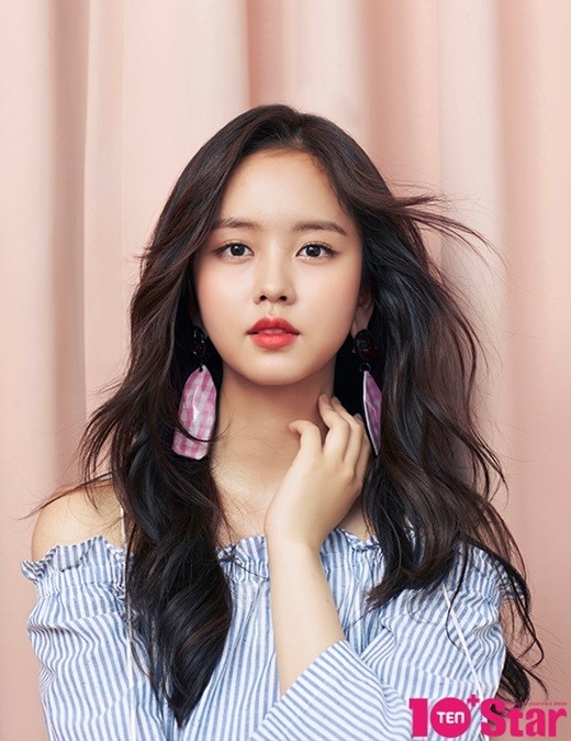 组图金所炫拍写真白衣气质清纯可爱魅力十足