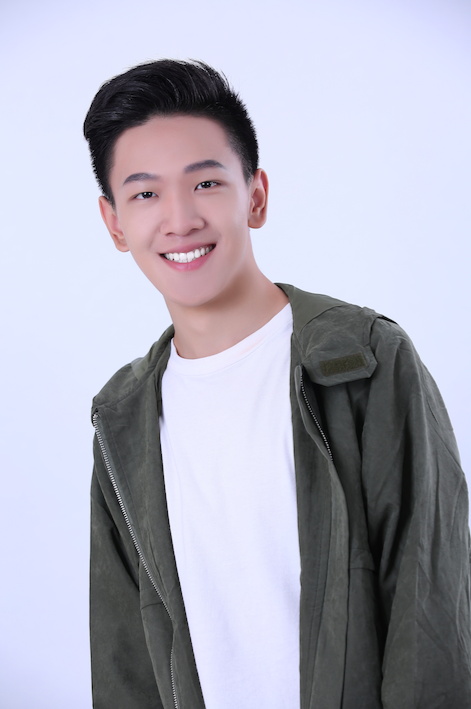 新浪娱乐讯 近日,随着一年一度开学季的到来,中国内地男演员张琛在