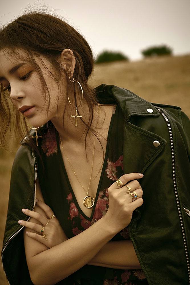 组图:朴诗妍最新画报公开 演绎秋日女神之美