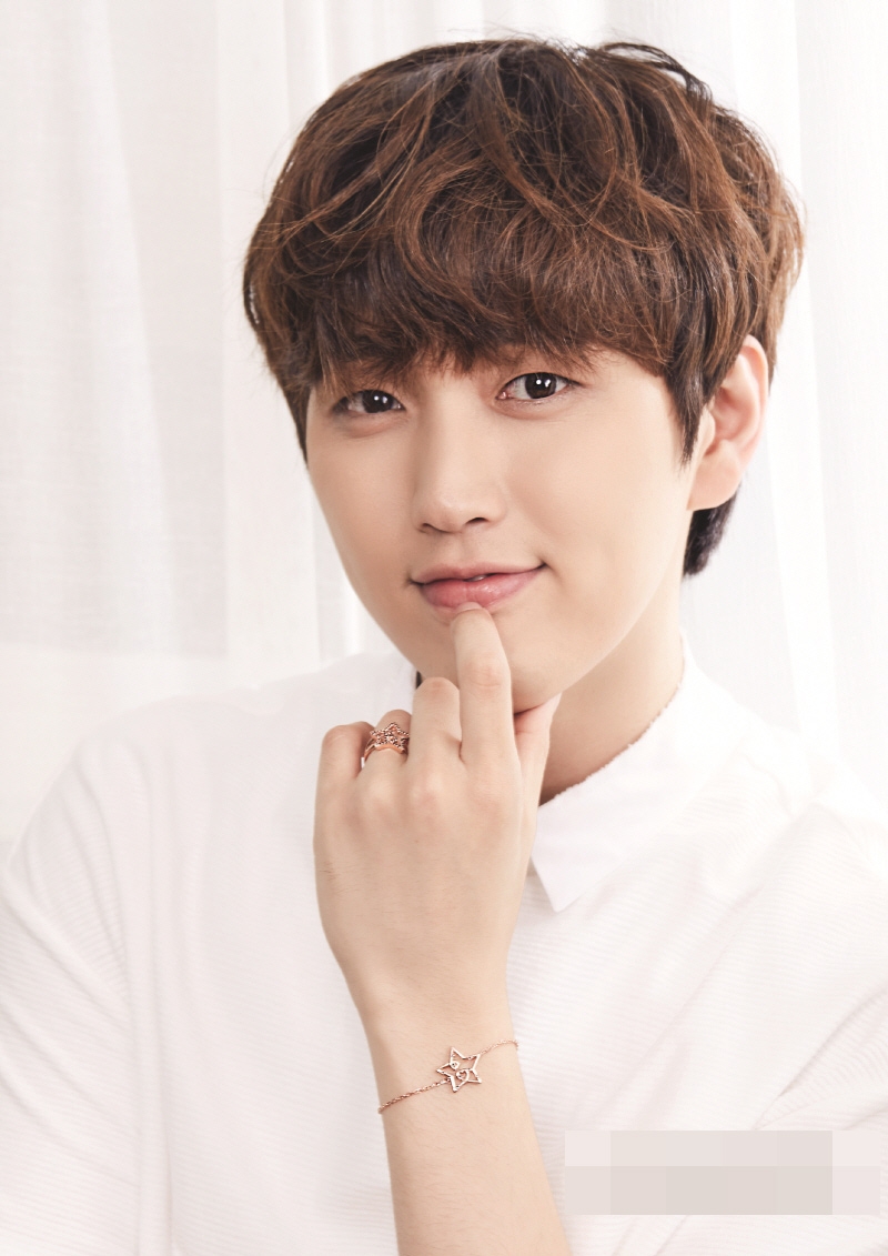 组图:韩团b1a4最新画报公开 五色魅力令人心动_高清图集_新浪网