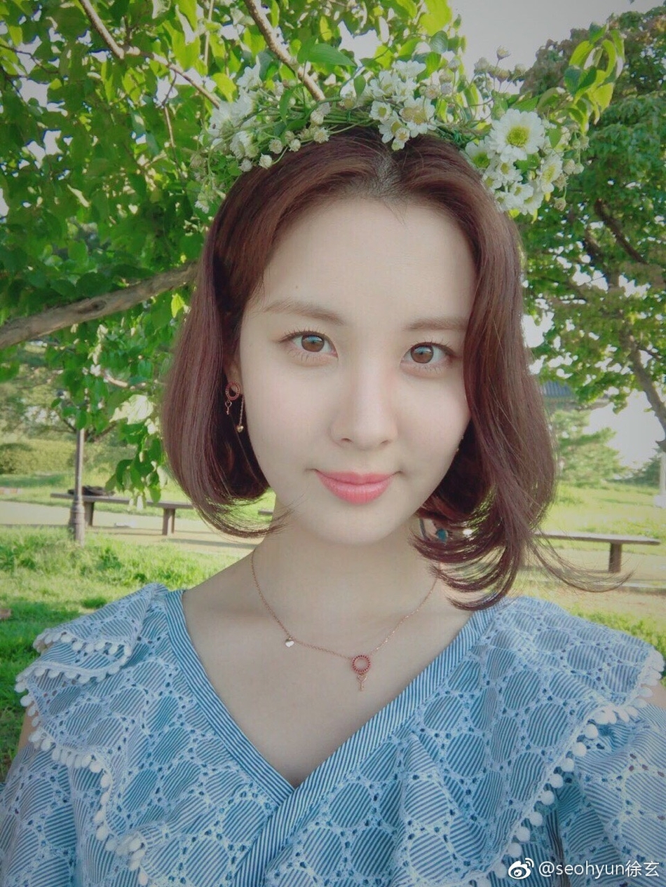 组图 少女时代徐贤晒拍剧花絮 早起化妆发型可爱