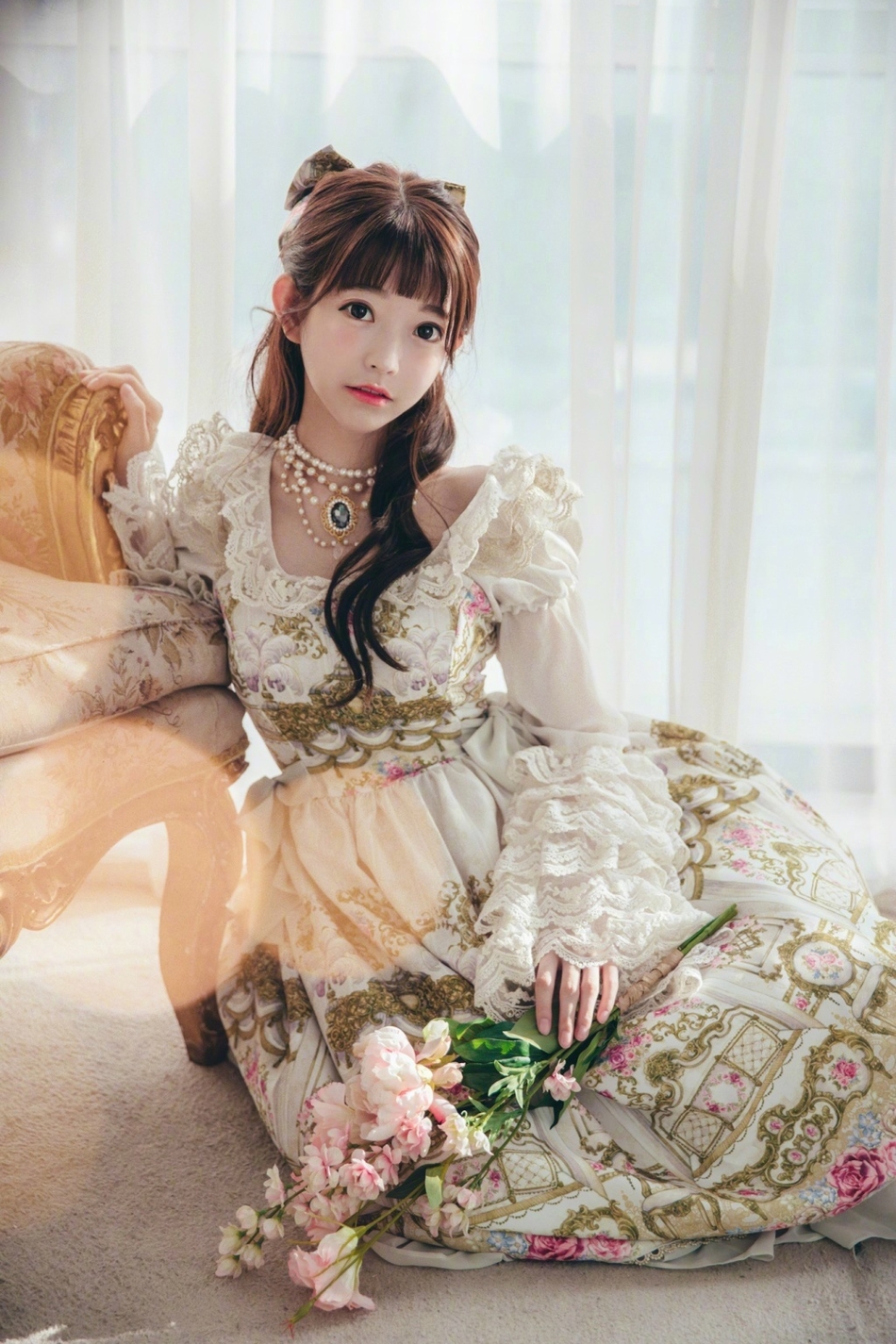 新浪娱乐讯 9月28日晚,韩国cos届网红yurisa晒出