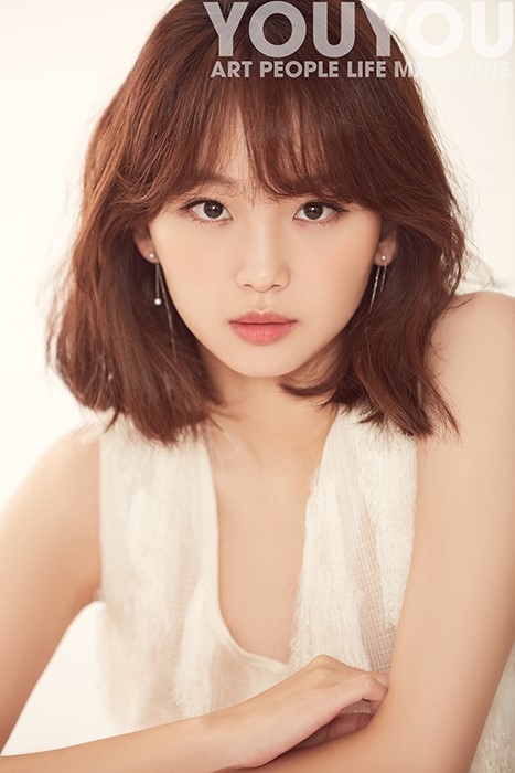 组图:韩女星秦基周拍时尚写真 外形清纯大眼有神