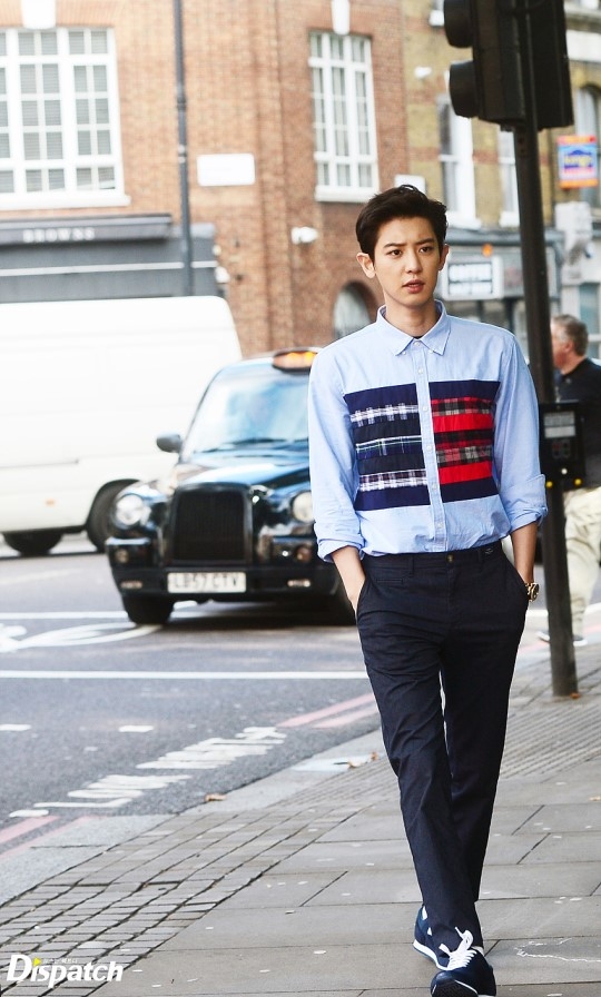 组图:exo朴灿烈漫步伦敦街头 帅气如电影海报