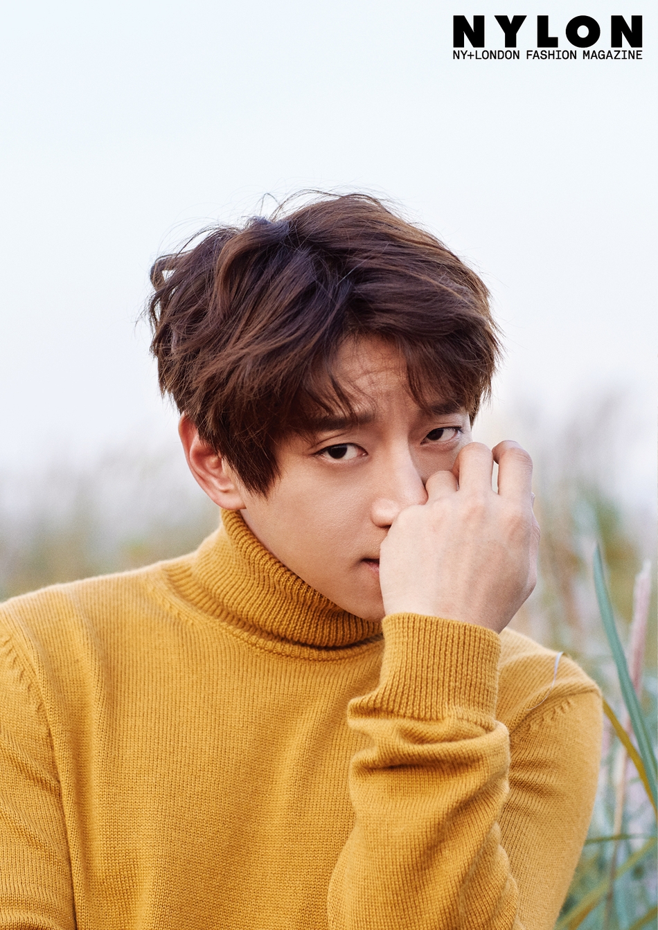 组图:黄致列拍秋季户外大片 演绎魅力深情气质