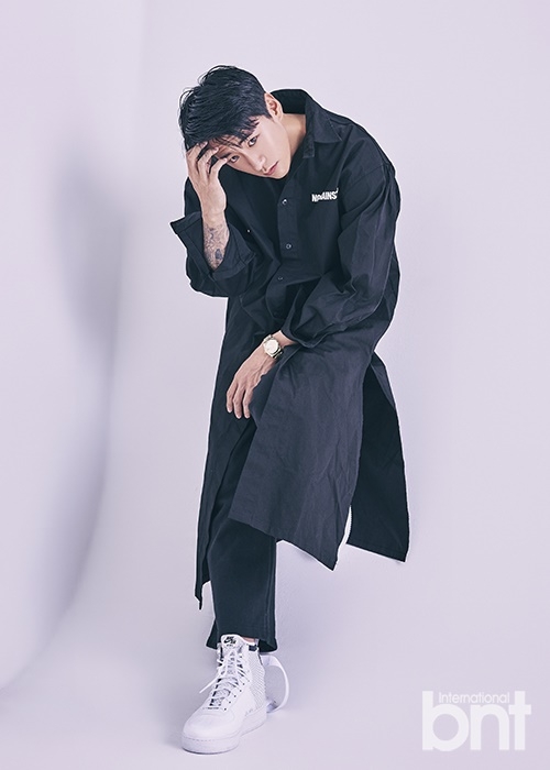 韩歌手doublek拍写真 个性洒脱气场十足