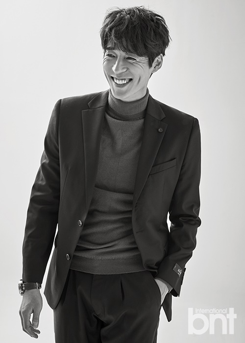 新浪娱乐讯 近日,韩国演员徐智锡携手bntnews拍摄了一组时尚写真.