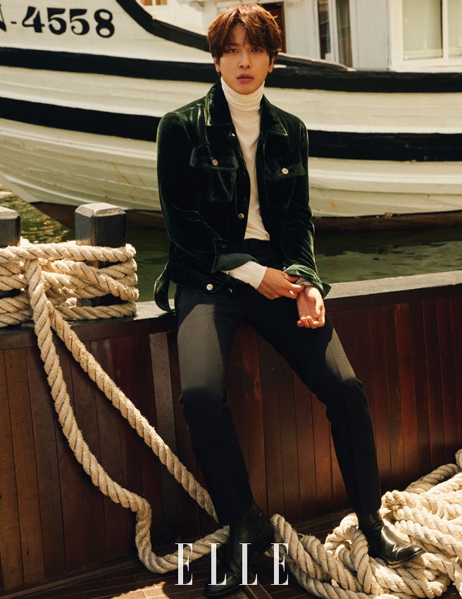 组图:cnbule郑容和越南写真公开 变身自在旅行者