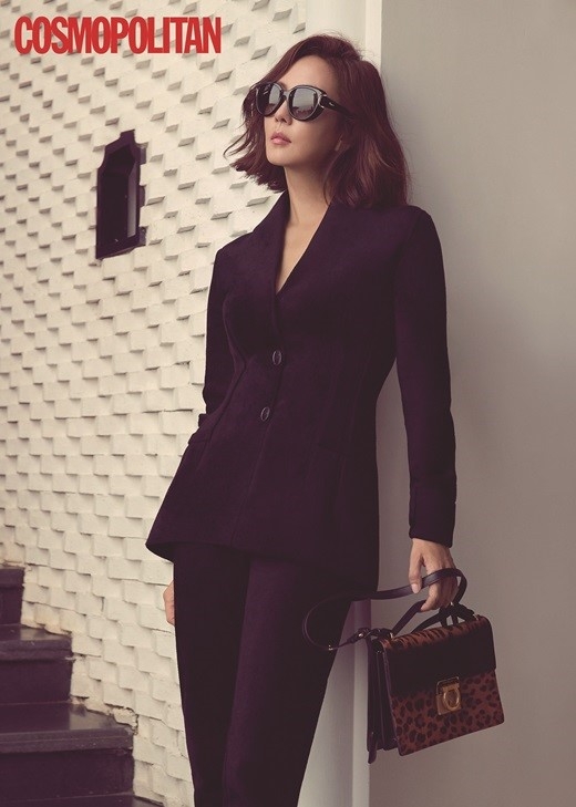 组图:46岁金南珠拍秋季大片 造型干练不老魅力