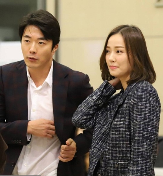 组图:权相佑孙泰英夫妇看演出 结婚十年感情浓_高清图集_新浪网
