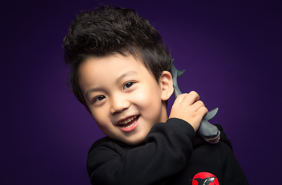 萌娃李庆誉公开写真 打造多面可爱气质