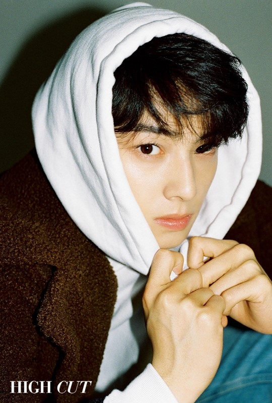 组图:男团astro最新画报公开 展示青涩帅气魅力