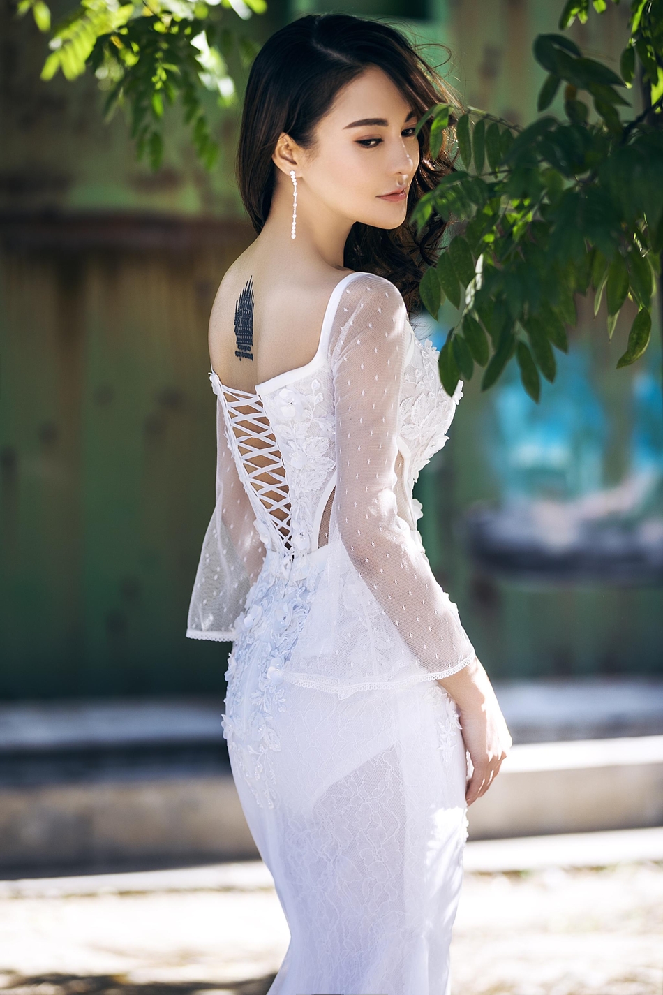 组图樊蕊秋季写真公开曼妙身姿十足迷人