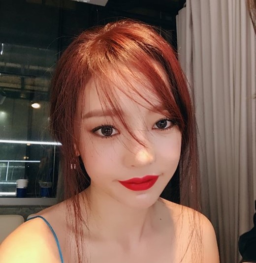 新浪娱乐讯 韩国女艺人具荷拉今天上午在社交网站以留言"隔了很久的