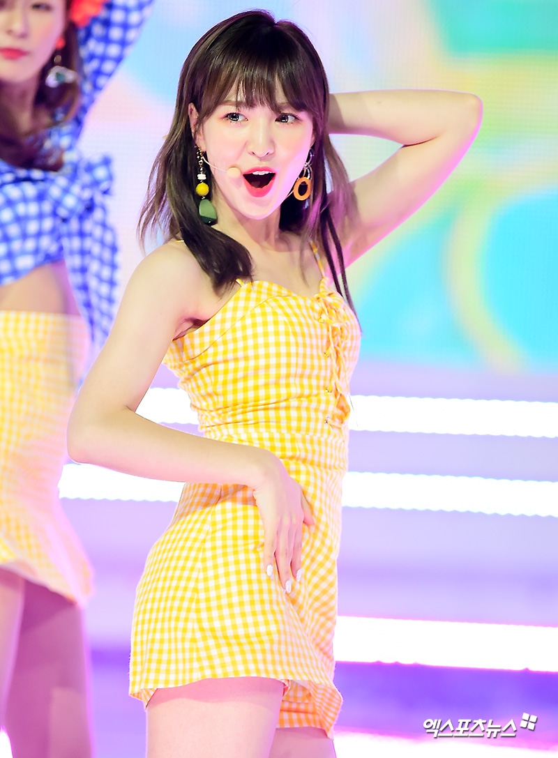 组图:redvelvet登打歌舞台夺冠 夏日风清新纯美_高清图集_新浪网