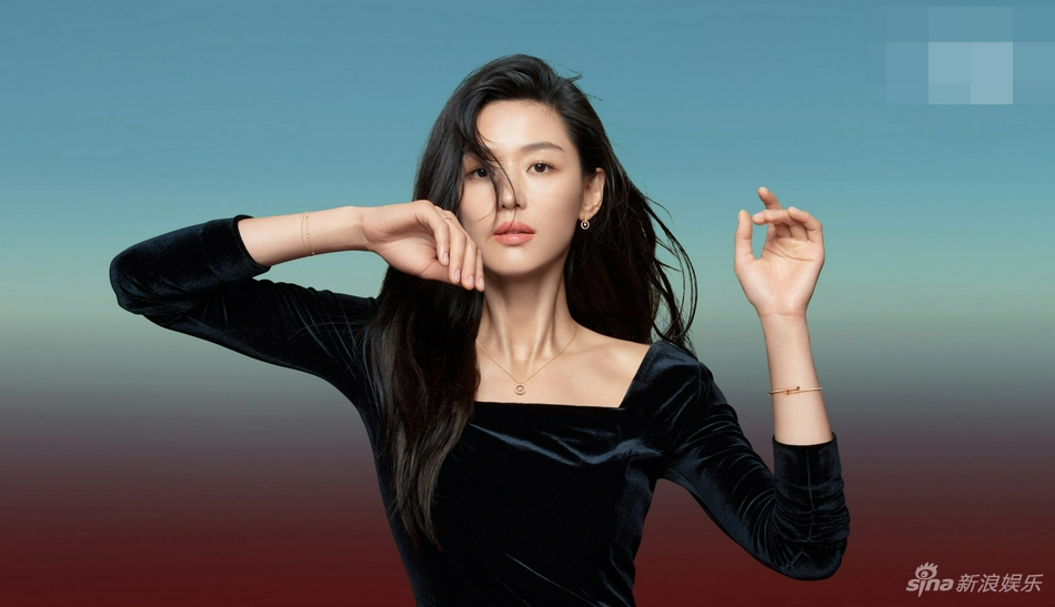 組圖：全智賢拍珠寶寫真氣場優雅 露腰部馬甲線身材好