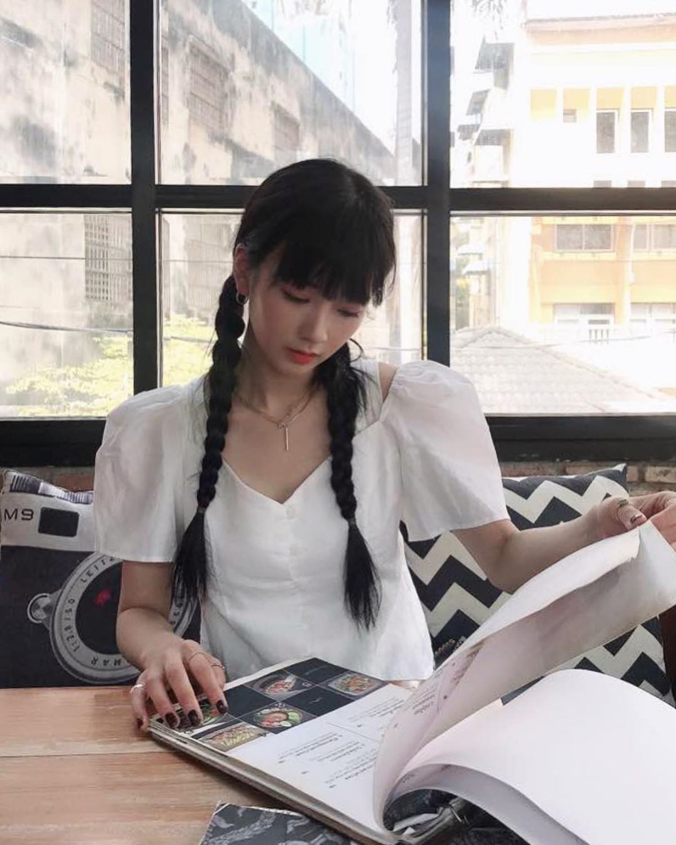 组图:韩团apink尹普美晒泳装照 秀凸凹有致好身材