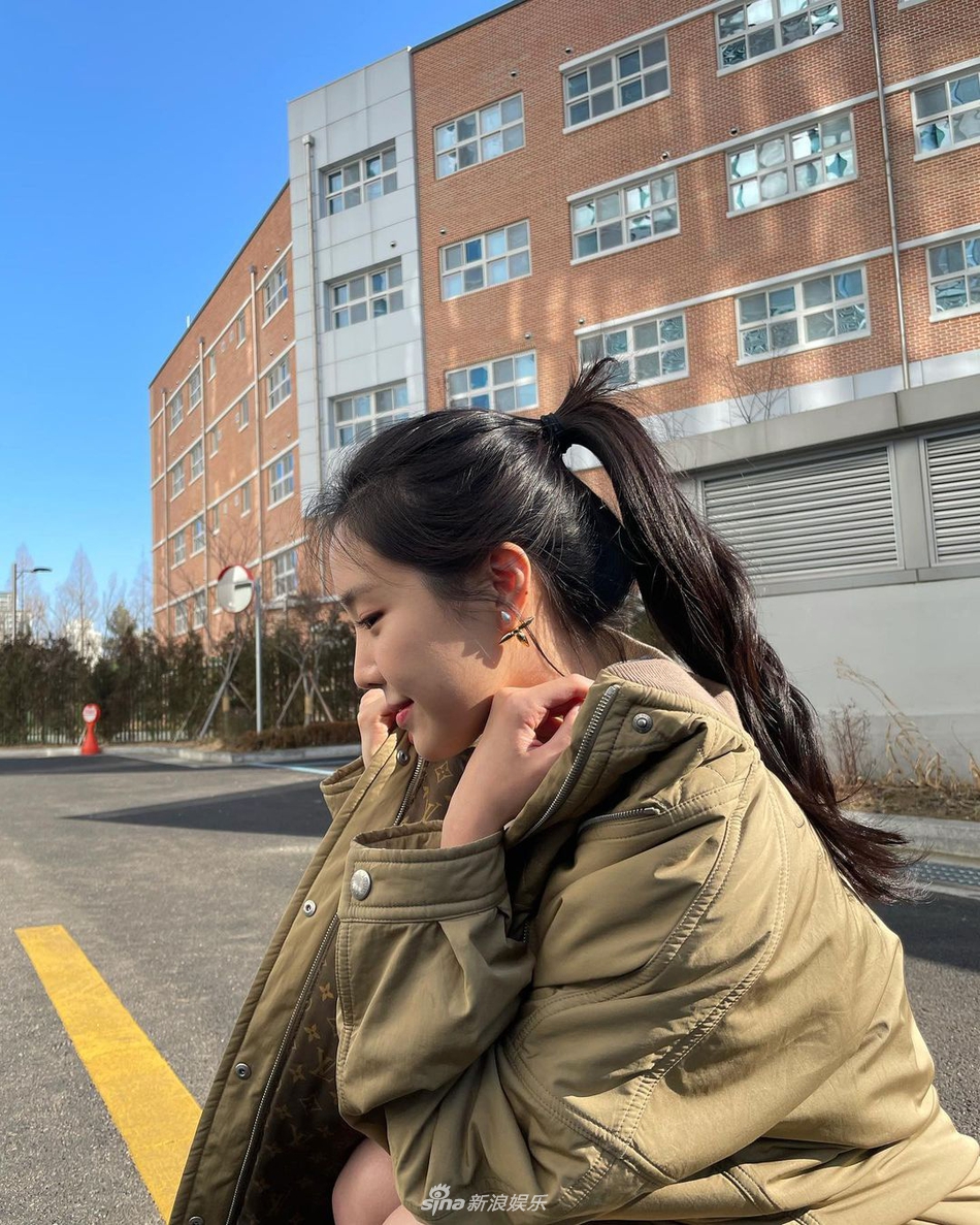 组图：Apink孙娜恩变脸疑“再发育” 被留言指认不出