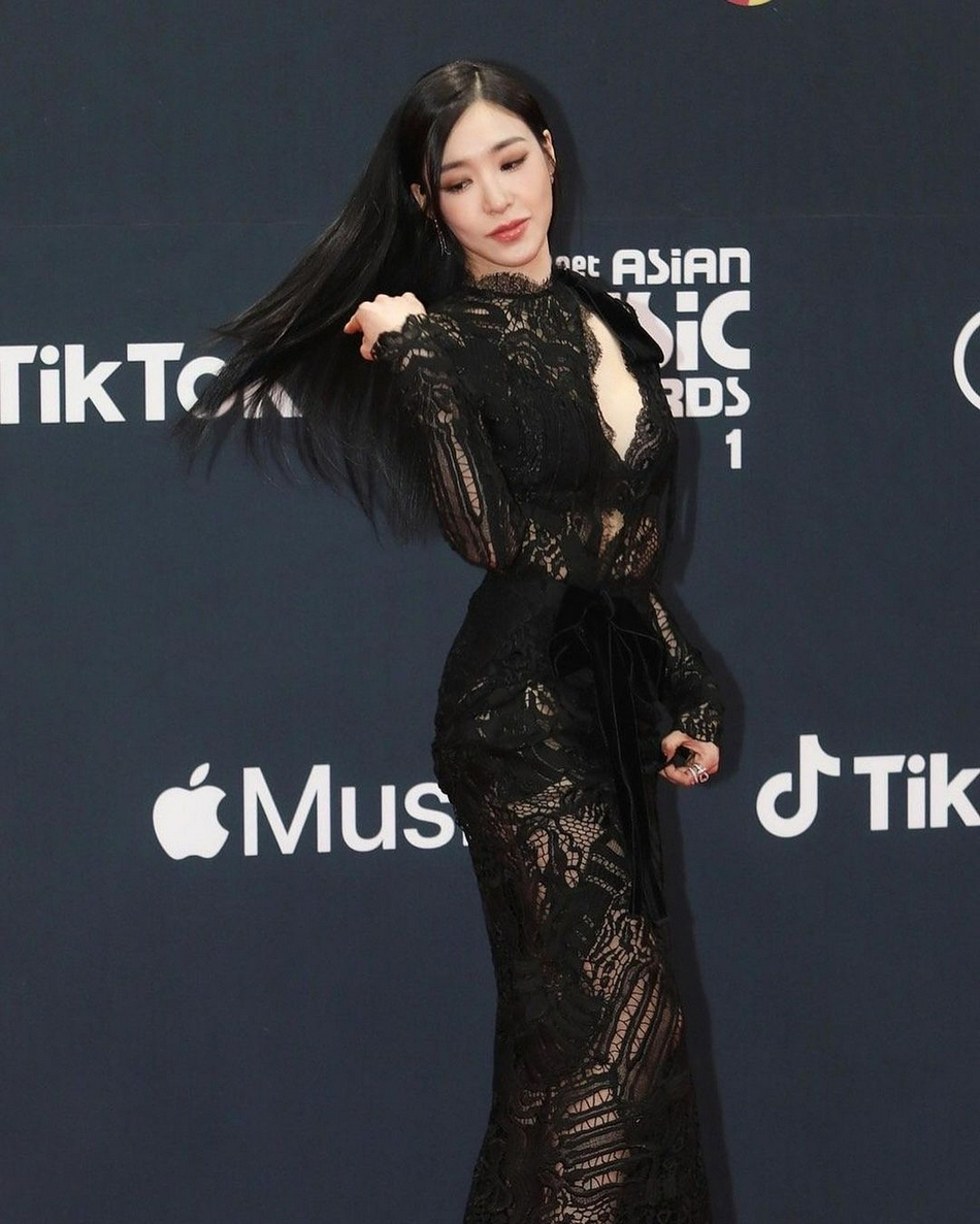 組圖：少女時代Tiffany與秀英合體 1億韓元造型引網友議論