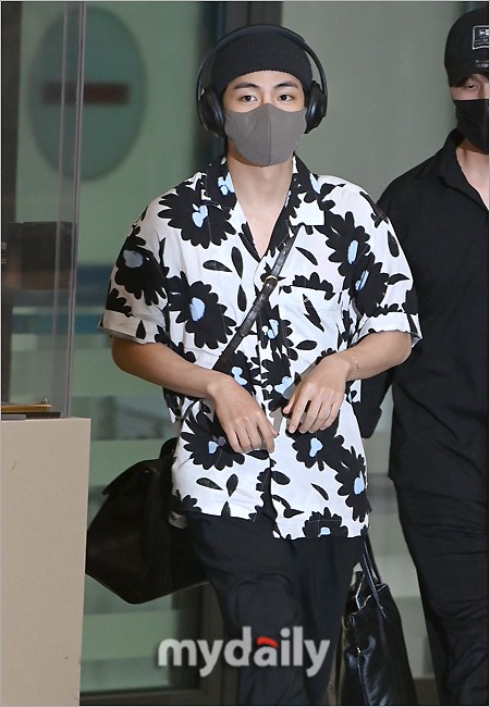 組圖：金泰亨與Jennie緋聞事件後首露面 結束美國行程返韓