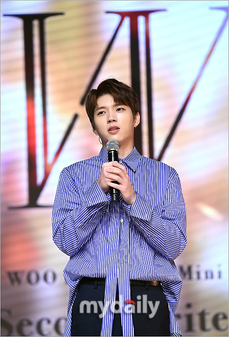 组图infinite南优铉发个人专辑展帅气魅力舞台