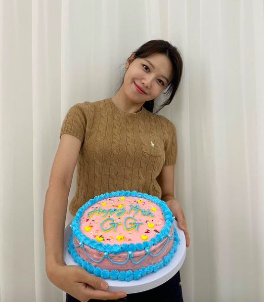 组图：少女时代出道十四周年 成员社交平台互动感情深
