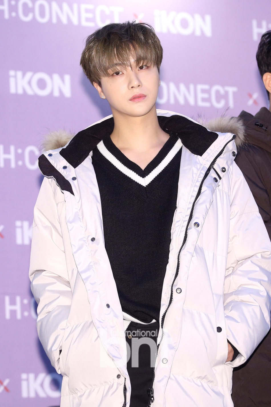 组图:韩团ikon出席签名活动 尽现少年可爱魅力_高清图集_新浪网