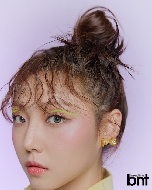 组图：miss A原成员Min拍摄时尚写真 笑容甜美魅力十足