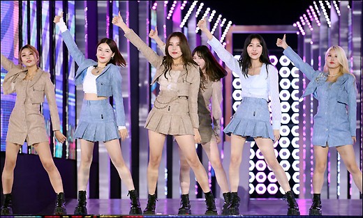 MOMOLAND