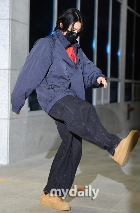組圖：防彈田柾國結束世界盃行程 演唱開幕式歌曲後返韓