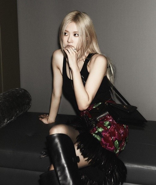 組圖：BLACKPINK樸彩英暗黑風格大片 美腿纖細修長惹眼