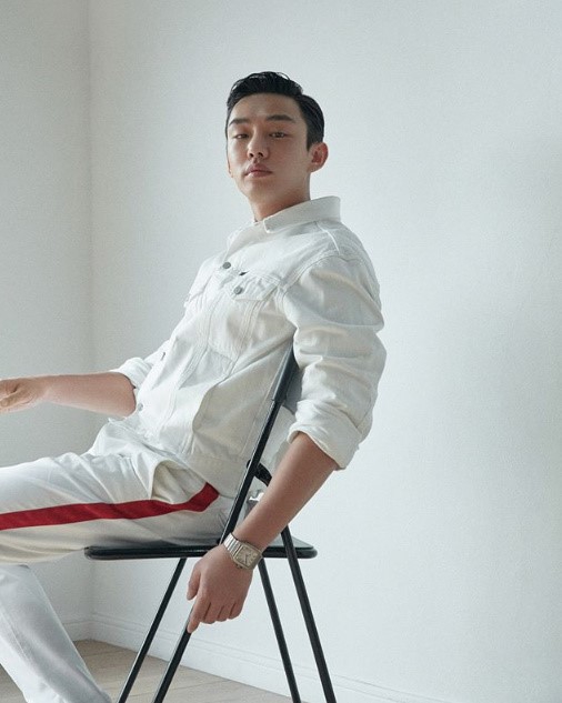 组图:刘亚仁登时尚杂志封面 演绎个性不羁魅力