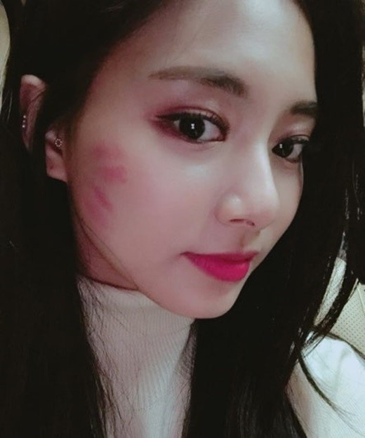 组图:twice周子瑜晒浓妆自拍照 庆祝进jyp六周年