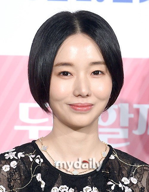 发布会 李贞贤婚后短发亮相 合作权相宇 李钟赫韩流星闻区韩剧社区