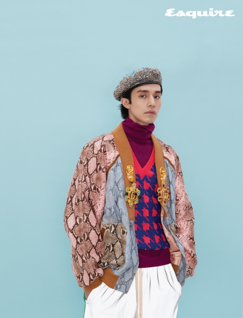 组图他人即地狱李栋旭拍写真印花衫打造个性时尚