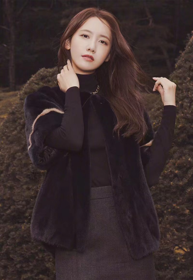 組圖：少女時代林允兒戶外寫真超美 簡約造型氣質溫柔