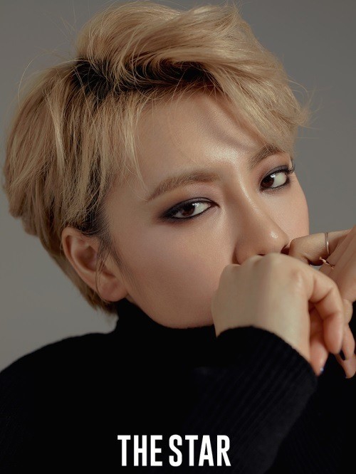 组图:韩团公园少女miya拍中性写真 金发烟熏妆个性