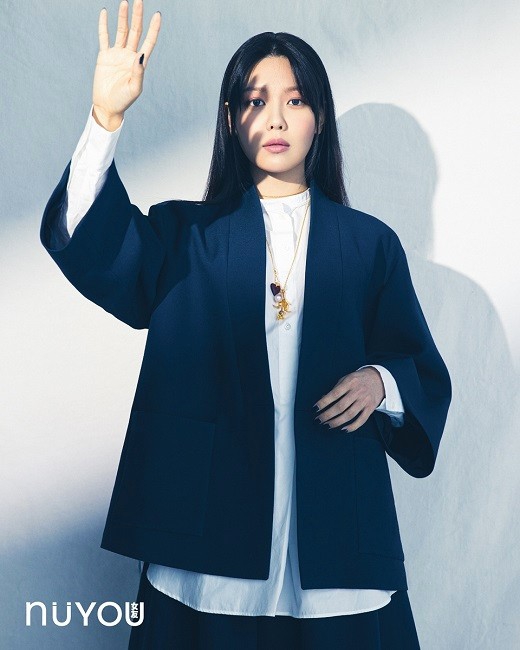 組圖：少女時代崔秀英登新加坡雜誌 造型清新春天氣息
