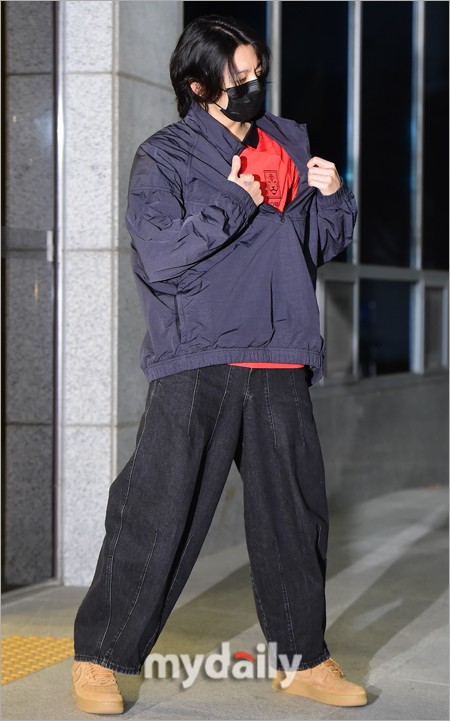 組圖：防彈田柾國結束世界盃行程 演唱開幕式歌曲後返韓
