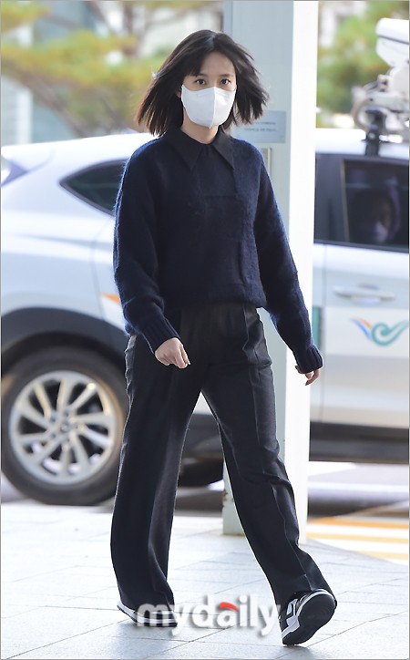 組圖：樸恩斌穿深色衣服現身機場 飛往泰國曼谷辦見面會