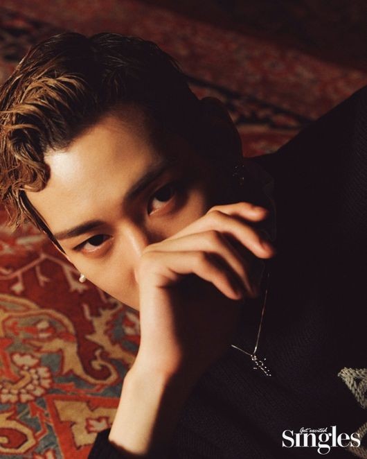 組圖：GOT7成員BamBam登時尚雜誌 暗色調顯冷峻氣質