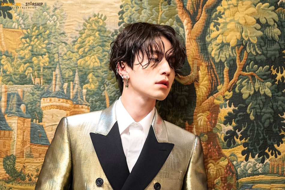 组图：李栋旭《GQ》大片海量花絮公开 帅气到尖叫