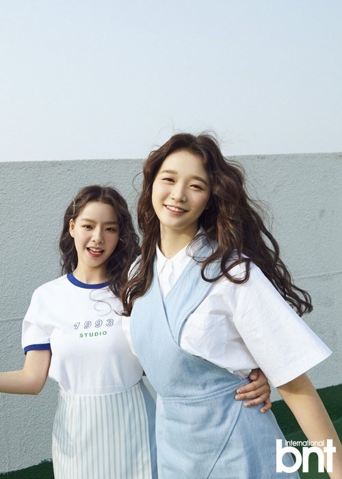 新浪娱乐讯 韩国女团lime soda近日受邀为某时装杂志最新一期拍摄了一