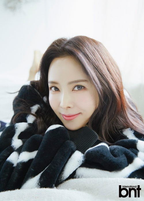 组图:韩女星徐智妍拍时尚写真 好身材玲珑有致